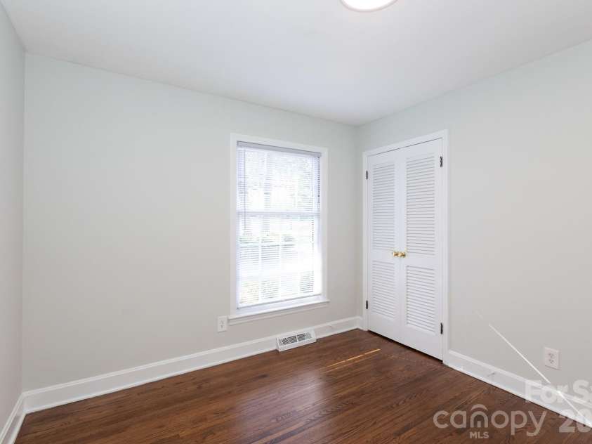 5100 Kimwood Place, Charlotte, NC 28205.  MLS# CAR4385698, YatesRealty ID 26044. 