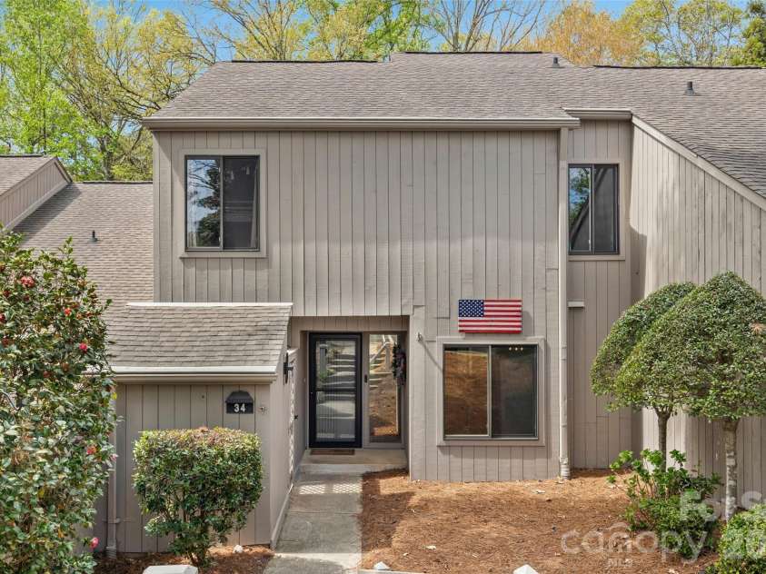 34 Old Post Road, Lake Wylie, SC 29710.  MLS# CAR4359546, YatesRealty ID 26045. 