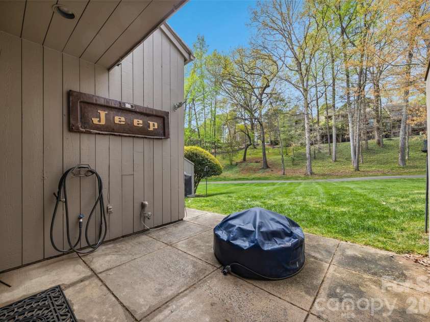 34 Old Post Road, Lake Wylie, SC 29710.  MLS# CAR4359546, YatesRealty ID 26045. 
