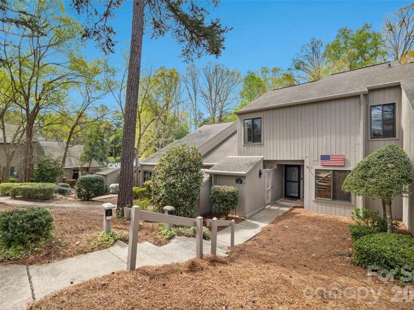 34 Old Post Road, Lake Wylie, SC 29710.  MLS# CAR4359546, YatesRealty ID 26045. 
