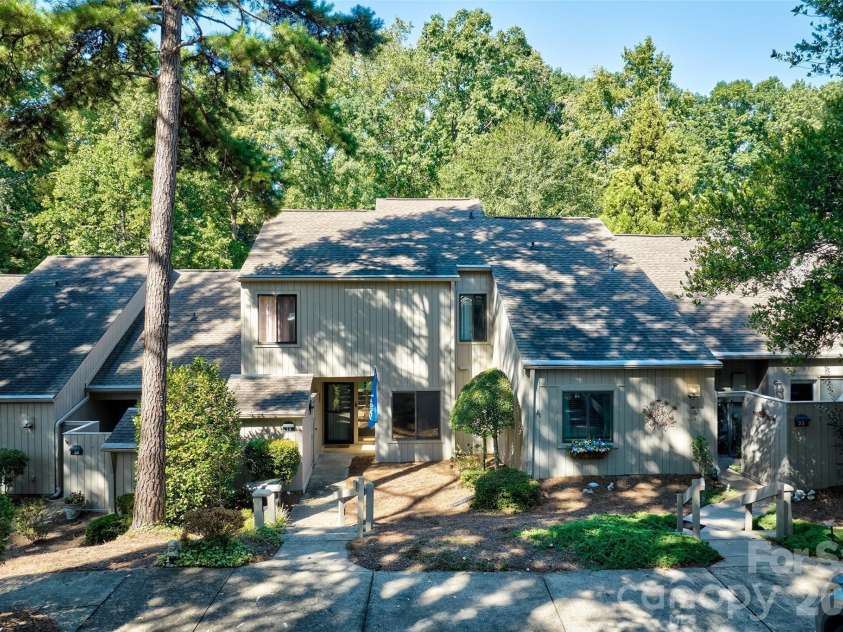 34 Old Post Road, Lake Wylie, SC 29710.  MLS# CAR4422574, YatesRealty ID 26045. 