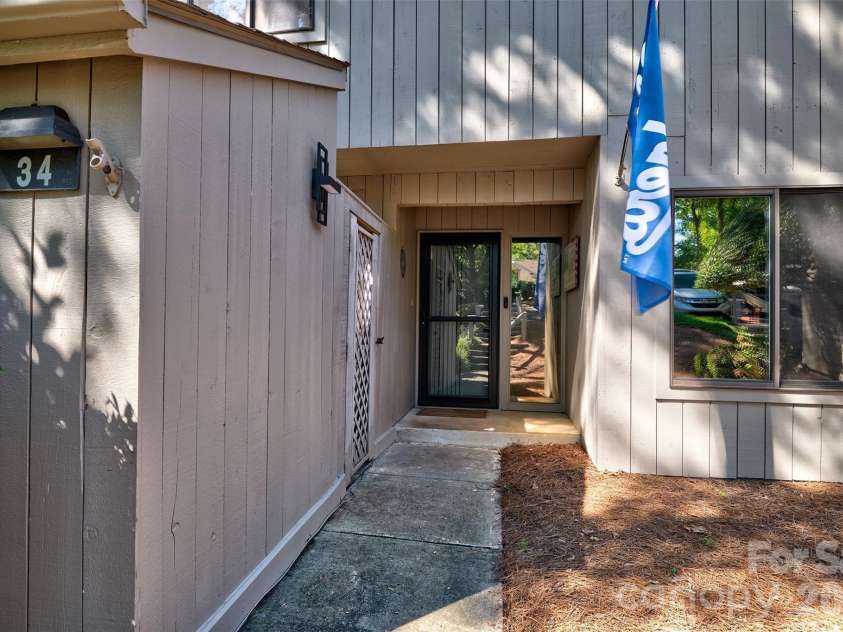 34 Old Post Road, Lake Wylie, SC 29710.  MLS# CAR4422574, YatesRealty ID 26045. 