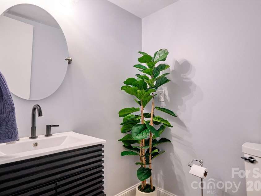 34 Old Post Road, Lake Wylie, SC 29710.  MLS# CAR4422574, YatesRealty ID 26045. 