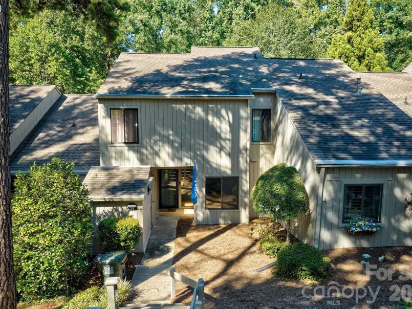 34 Old Post Road, Lake Wylie, SC 29710.  MLS# CAR4422574, YatesRealty ID 26045. 