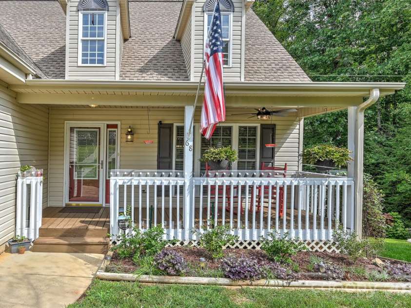 68 Locust Meadow Lane, Weaverville, NC 28787.  MLS# CAR4275885, YatesRealty ID 26045. 