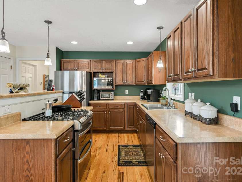 68 Locust Meadow Lane, Weaverville, NC 28787.  MLS# CAR4275885, YatesRealty ID 26045. 