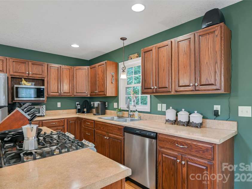 68 Locust Meadow Lane, Weaverville, NC 28787.  MLS# CAR4275885, YatesRealty ID 26045. 