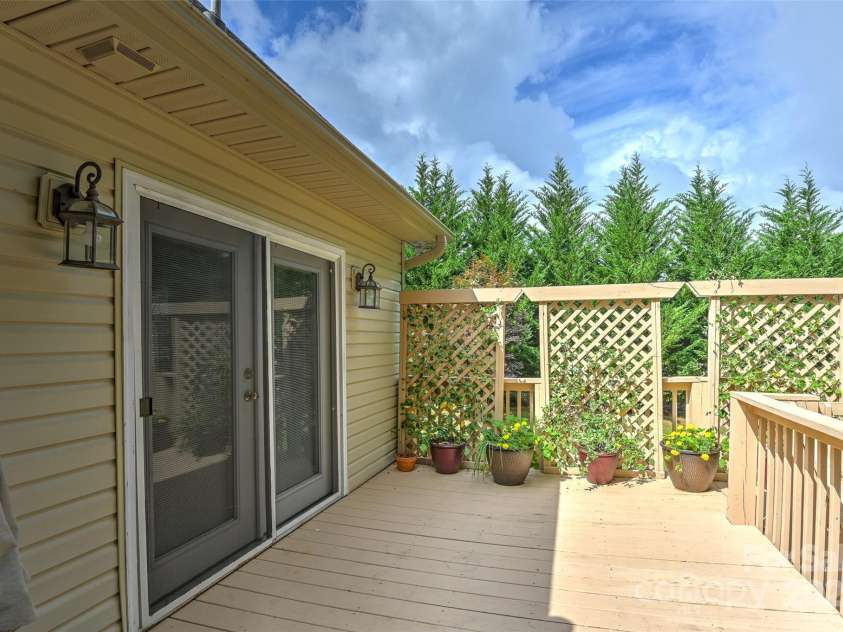 68 Locust Meadow Lane, Weaverville, NC 28787.  MLS# CAR4275885, YatesRealty ID 26045. 