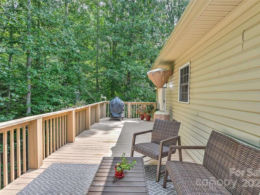 68 Locust Meadow Lane, Weaverville, NC 28787.  MLS# CAR4275885, YatesRealty ID 26045. 