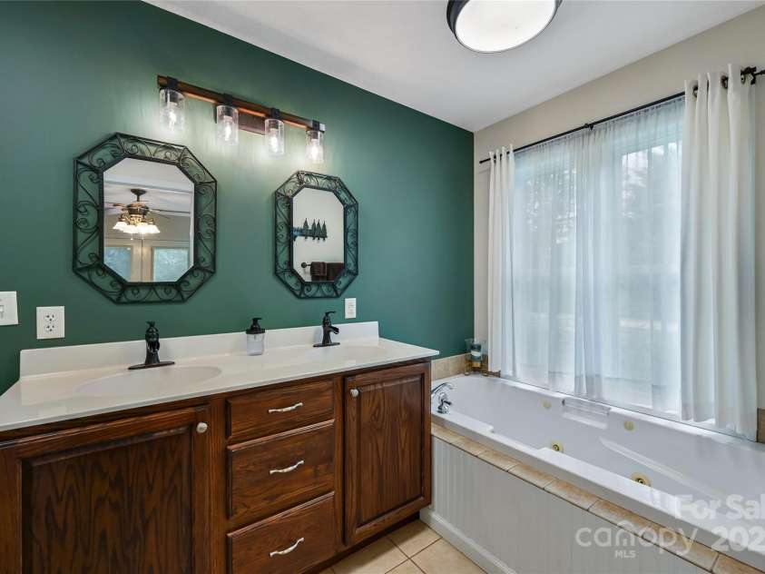 68 Locust Meadow Lane, Weaverville, NC 28787.  MLS# CAR4275885, YatesRealty ID 26045. 