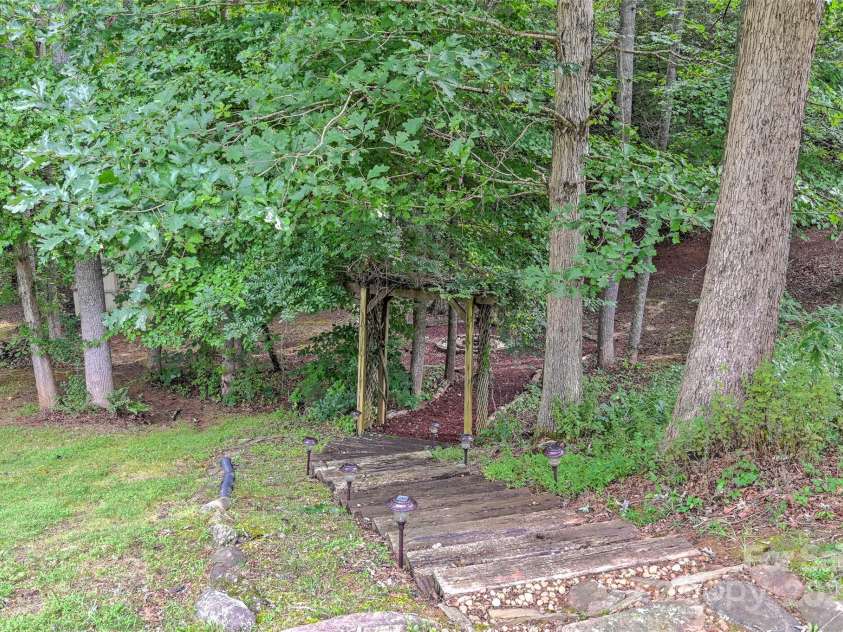 68 Locust Meadow Lane, Weaverville, NC 28787.  MLS# CAR4275885, YatesRealty ID 26045. 