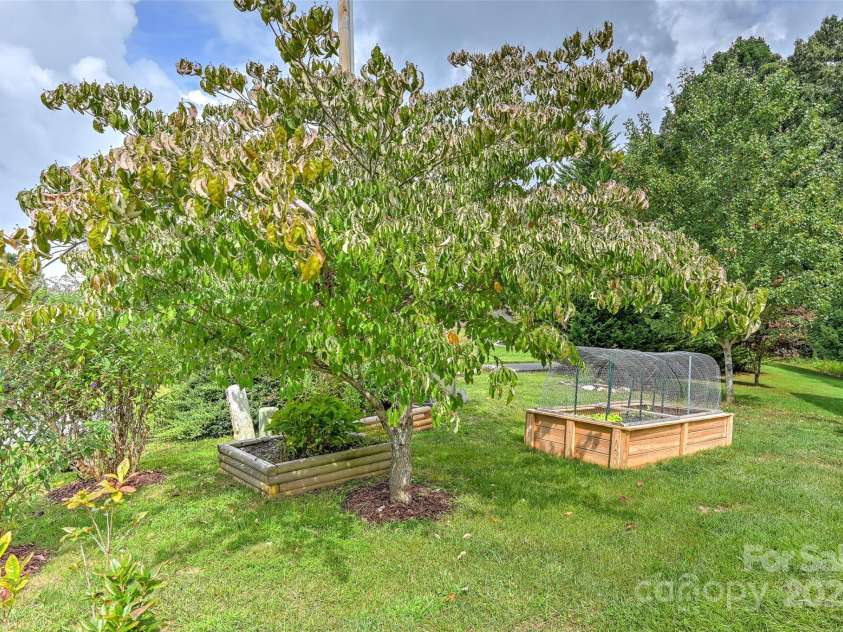 68 Locust Meadow Lane, Weaverville, NC 28787.  MLS# CAR4275885, YatesRealty ID 26045. 