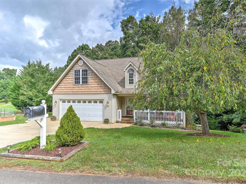 68 Locust Meadow Lane, Weaverville, NC 28787.  MLS# CAR4275885, YatesRealty ID 26045. 