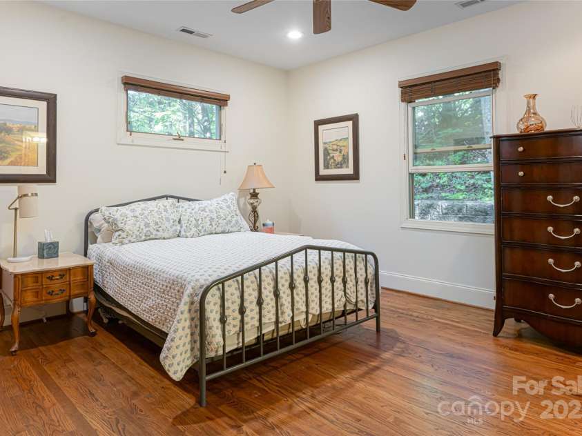 75 Cougar Lane, Saluda, NC 28773.  MLS# CAR4263735, YatesRealty ID 26046. 