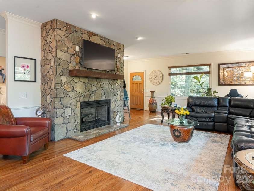 75 Cougar Lane, Saluda, NC 28773.  MLS# CAR4263735, YatesRealty ID 26046. 