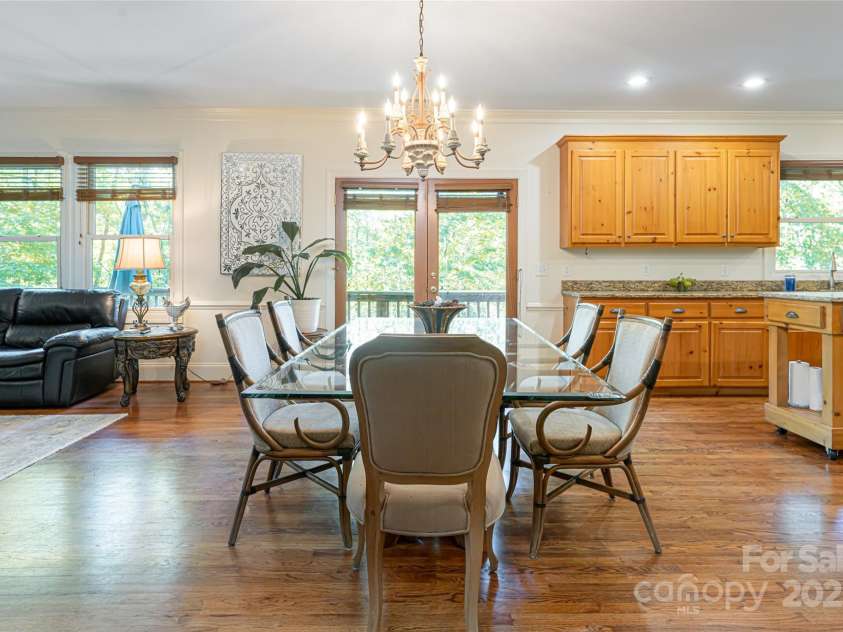 75 Cougar Lane, Saluda, NC 28773.  MLS# CAR4263735, YatesRealty ID 26046. 