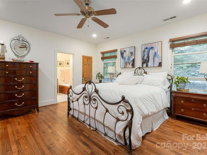 75 Cougar Lane, Saluda, NC 28773.  MLS# CAR4263735, YatesRealty ID 26046. 