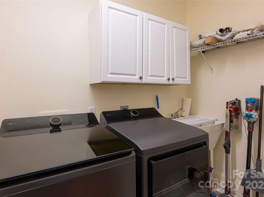 75 Cougar Lane, Saluda, NC 28773.  MLS# CAR4263735, YatesRealty ID 26046. 