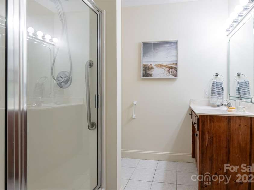 75 Cougar Lane, Saluda, NC 28773.  MLS# CAR4263735, YatesRealty ID 26046. 