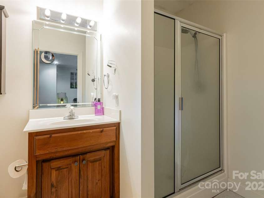 75 Cougar Lane, Saluda, NC 28773.  MLS# CAR4263735, YatesRealty ID 26046. 