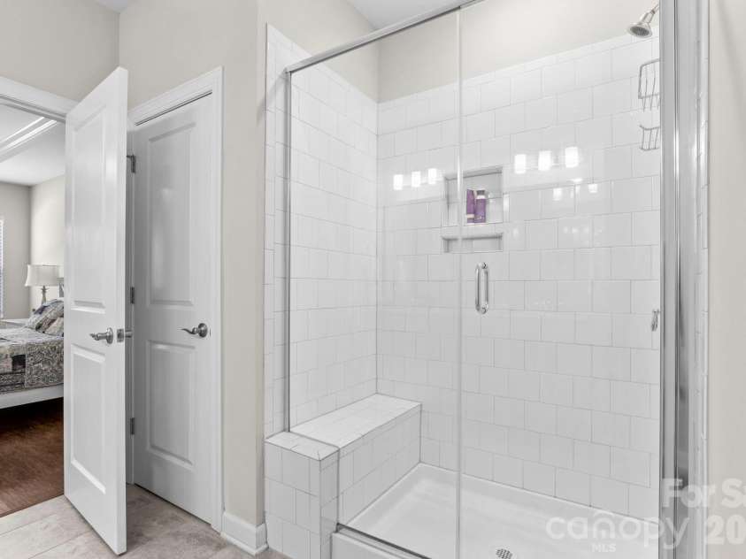 2012 Hyacinth Court, Denver, NC 28037.  MLS# CAR4380236, YatesRealty ID 26048. Primary Bathroom