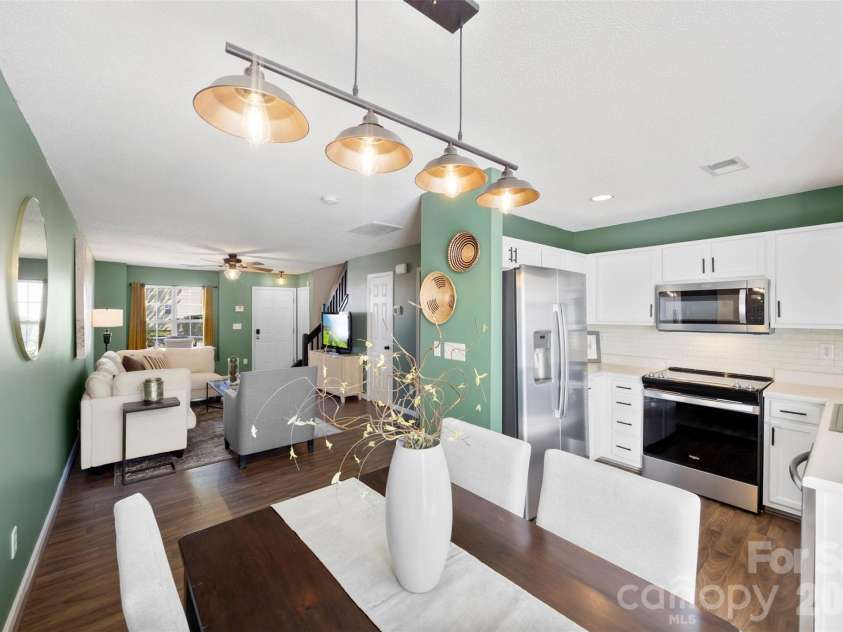 6483 Saint Bernard Way, Charlotte, NC 28269.  MLS# CAR4364168, YatesRealty ID 26049. 