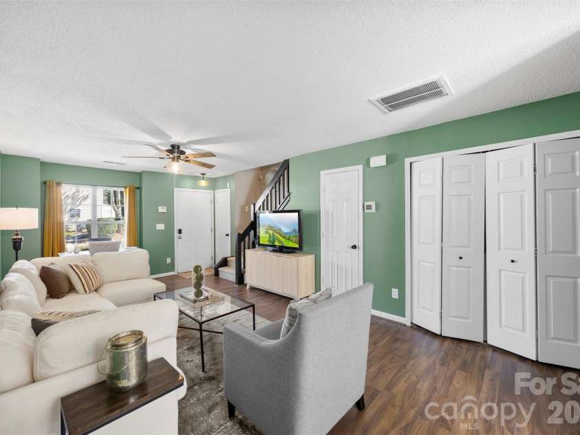 6483 Saint Bernard Way, Charlotte, NC 28269.  MLS# CAR4364168, YatesRealty ID 26049. 