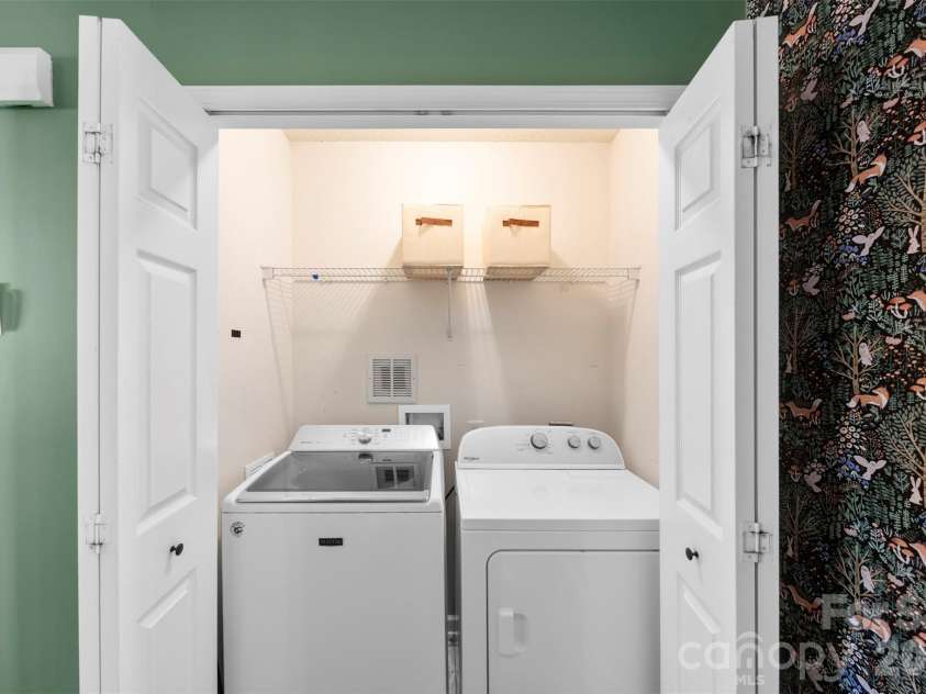 6483 Saint Bernard Way, Charlotte, NC 28269.  MLS# CAR4364168, YatesRealty ID 26049. 