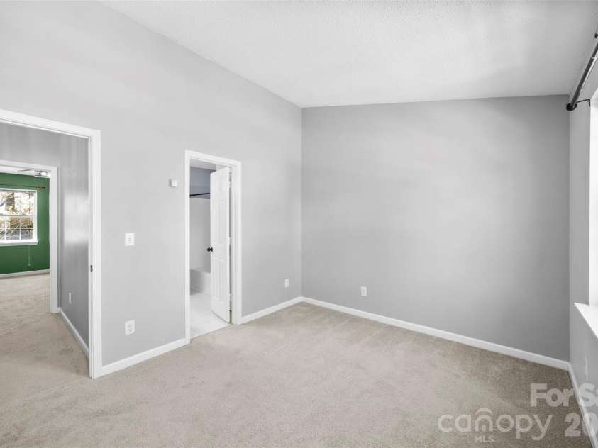 6483 Saint Bernard Way, Charlotte, NC 28269.  MLS# CAR4364168, YatesRealty ID 26049. 