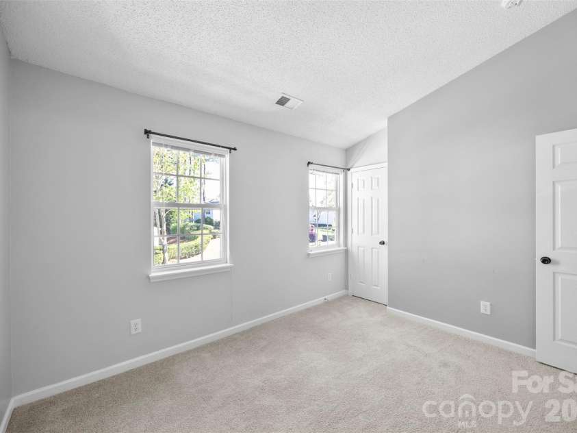 6483 Saint Bernard Way, Charlotte, NC 28269.  MLS# CAR4364168, YatesRealty ID 26049. 