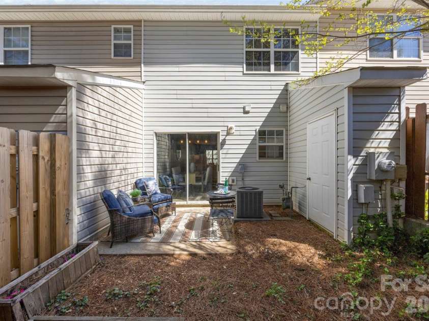6483 Saint Bernard Way, Charlotte, NC 28269.  MLS# CAR4364168, YatesRealty ID 26049. 