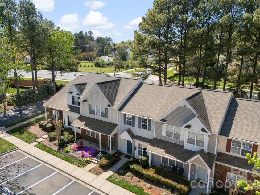 6483 Saint Bernard Way, Charlotte, NC 28269.  MLS# CAR4364168, YatesRealty ID 26049. 