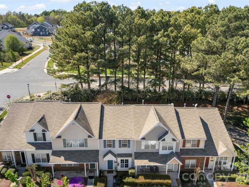 6483 Saint Bernard Way, Charlotte, NC 28269.  MLS# CAR4364168, YatesRealty ID 26049. 