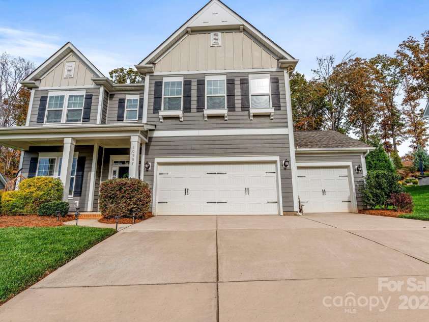10957 Sparkle Creek Drive, Midland, NC 28107.  MLS# CAR4201445, YatesRealty ID 2605. 