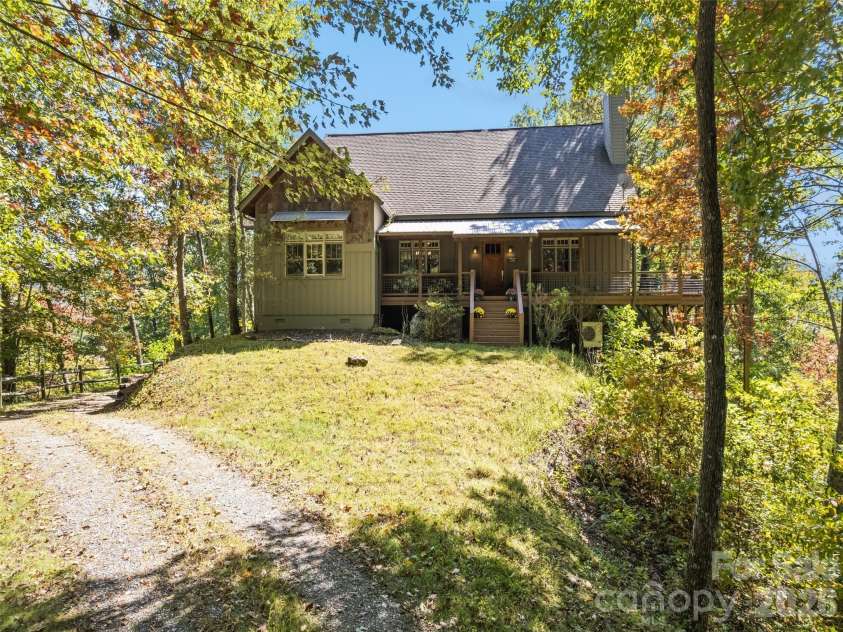 1635 Quest Ridge, Sylva, NC 28779.  MLS# CAR4310256, YatesRealty ID 2605. 