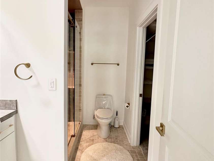 671 Alexander Street, Charlotte, NC 28202.  MLS# CAR4336342, YatesRealty ID 2605. 