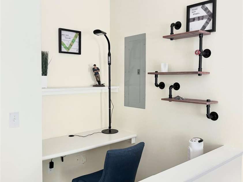 671 Alexander Street, Charlotte, NC 28202.  MLS# CAR4336342, YatesRealty ID 2605. Corner desk in bedroom loft