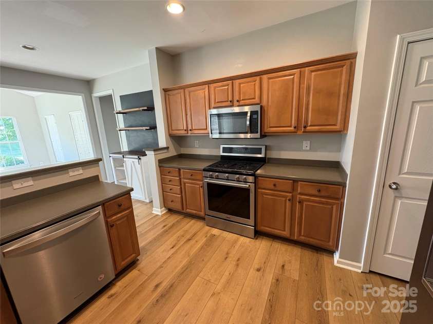 2567 Holly Oak Lane, Gastonia, NC 28056.  MLS# CAR4263397, YatesRealty ID 26050. Kitchen