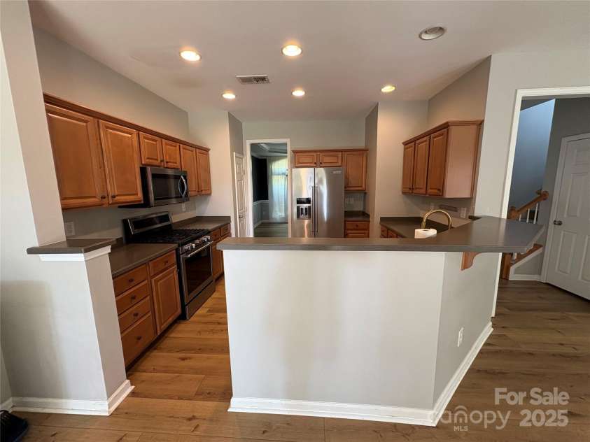 2567 Holly Oak Lane, Gastonia, NC 28056.  MLS# CAR4263397, YatesRealty ID 26050. Kitchen