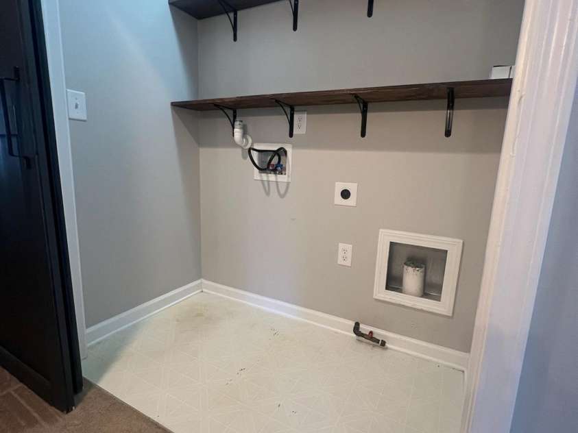 2567 Holly Oak Lane, Gastonia, NC 28056.  MLS# CAR4263397, YatesRealty ID 26050. Laundry