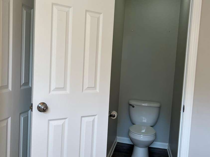 2567 Holly Oak Lane, Gastonia, NC 28056.  MLS# CAR4263397, YatesRealty ID 26050. Primary Bath - enclosed toilet area