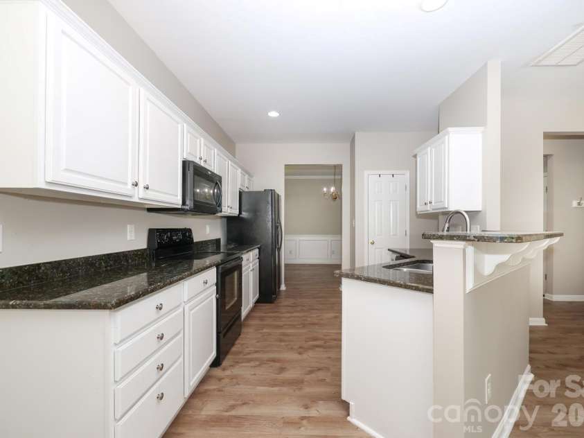 600 Cotton Field Road, Rock Hill, SC 29732.  MLS# CAR4383351, YatesRealty ID 26050. Kitchen