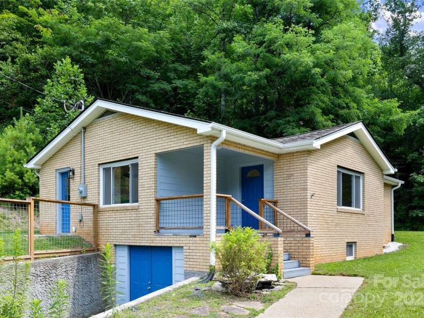 2396 Hwy 9 Highway, Black Mountain, NC 28711.  MLS# CAR4280059, YatesRealty ID 26052. 