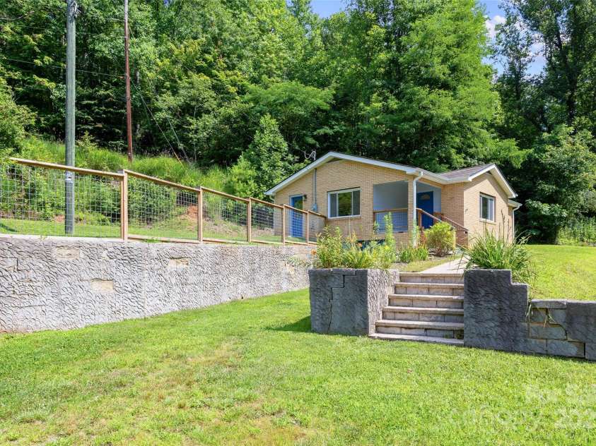 2396 Hwy 9 Highway, Black Mountain, NC 28711.  MLS# CAR4280059, YatesRealty ID 26052. 