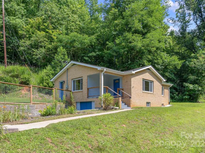 2396 Hwy 9 Highway, Black Mountain, NC 28711.  MLS# CAR4280059, YatesRealty ID 26052. 