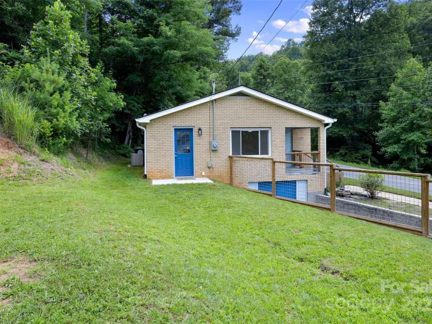 2396 Hwy 9 Highway, Black Mountain, NC 28711.  MLS# CAR4280059, YatesRealty ID 26052. 