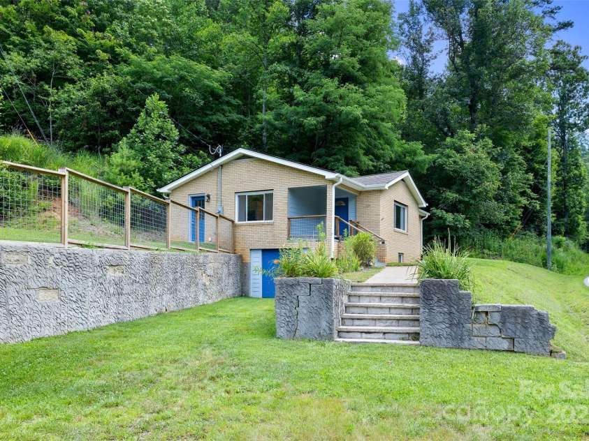 2396 Hwy 9 Highway, Black Mountain, NC 28711.  MLS# CAR4280059, YatesRealty ID 26052. 