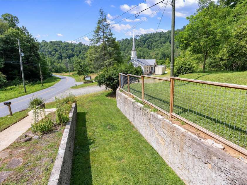 2396 Hwy 9 Highway, Black Mountain, NC 28711.  MLS# CAR4280059, YatesRealty ID 26052. 