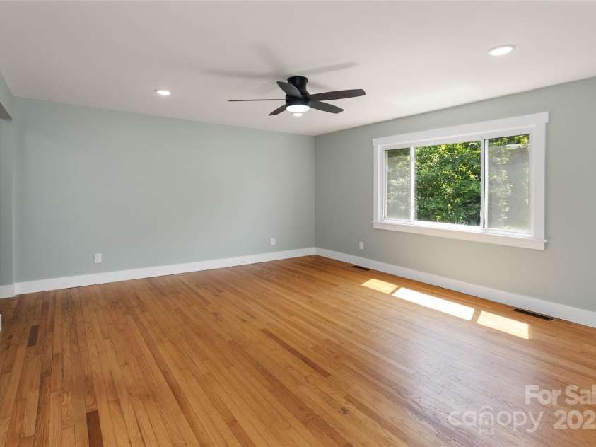 2396 Hwy 9 Highway, Black Mountain, NC 28711.  MLS# CAR4280059, YatesRealty ID 26052. 