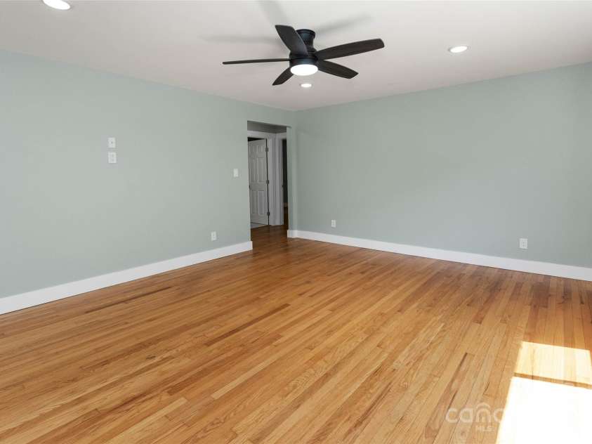 2396 Hwy 9 Highway, Black Mountain, NC 28711.  MLS# CAR4280059, YatesRealty ID 26052. 